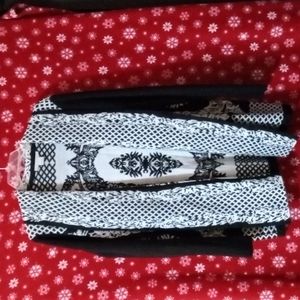 Outlander sweater Lg size black/white